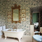 Bath Time Capsule: Vintage Decor