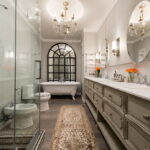 Luxury in Lavatory: Class Bathroom Art
